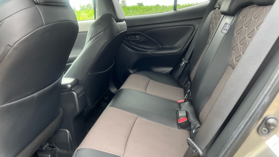 Toyota Yaris Cross Design Grey #15