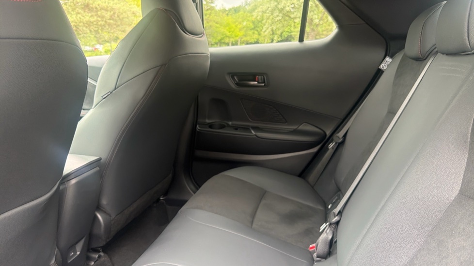 Toyota C-Hr 1.8 Hybrid Design Cvt Black #15