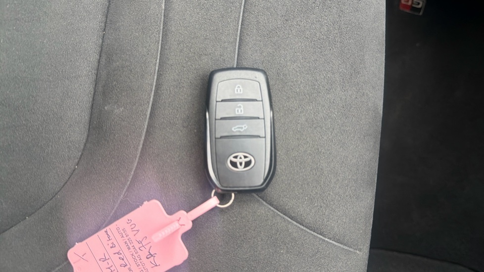 Toyota C-Hr 1.8 Hybrid Design Cvt Black #27