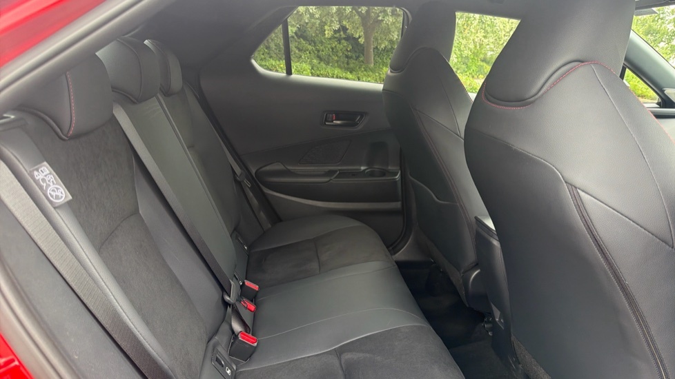 Toyota C-Hr 1.8 Hybrid Design Cvt Black #8