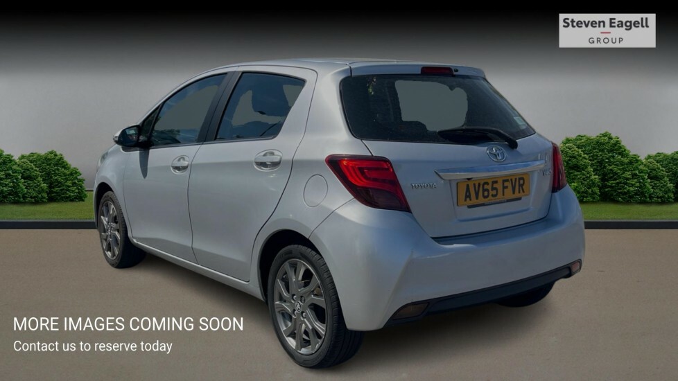 Toyota Yaris 1.33 Vvt-i Icon White #2