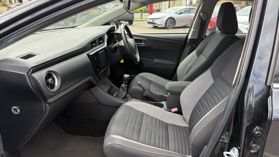 Toyota Auris 1.2 Vvt-i Business Edition Touring Sports Petr Grey #5
