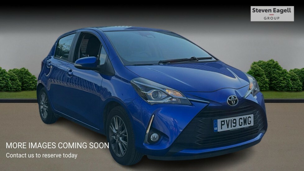Toyota Yaris 1.5 Vvt-i Icon Tech Euro 6 Black #1