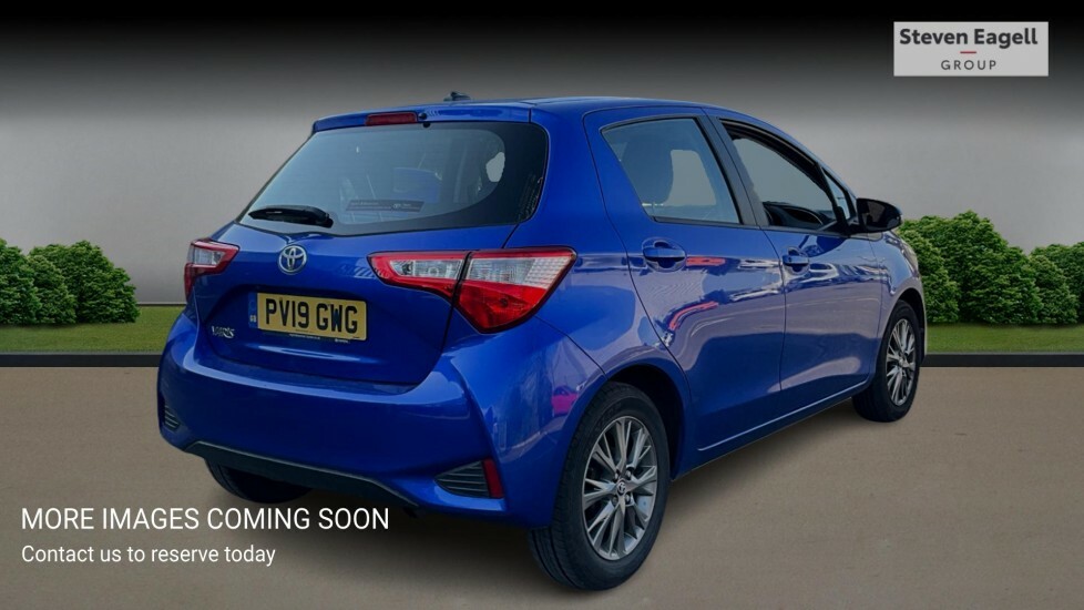 Toyota Yaris 1.5 Vvt-i Icon Tech Euro 6 Black #4