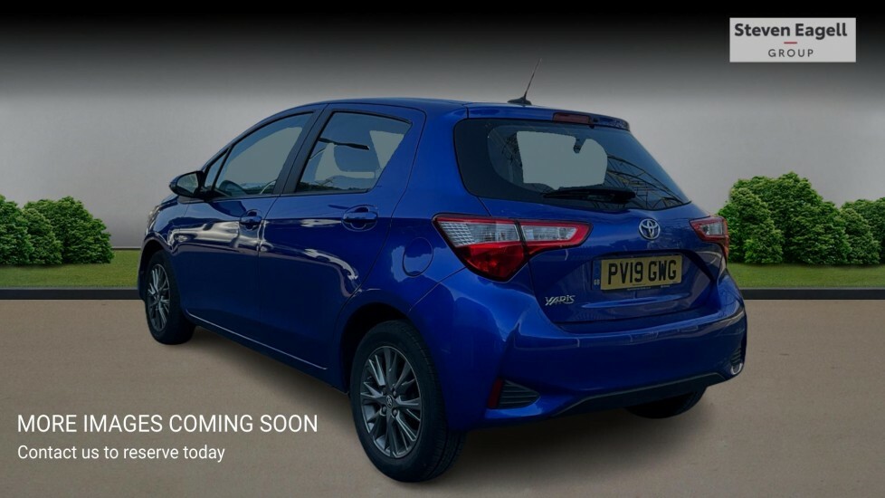 Toyota Yaris 1.5 Vvt-i Icon Tech Euro 6 Black #2