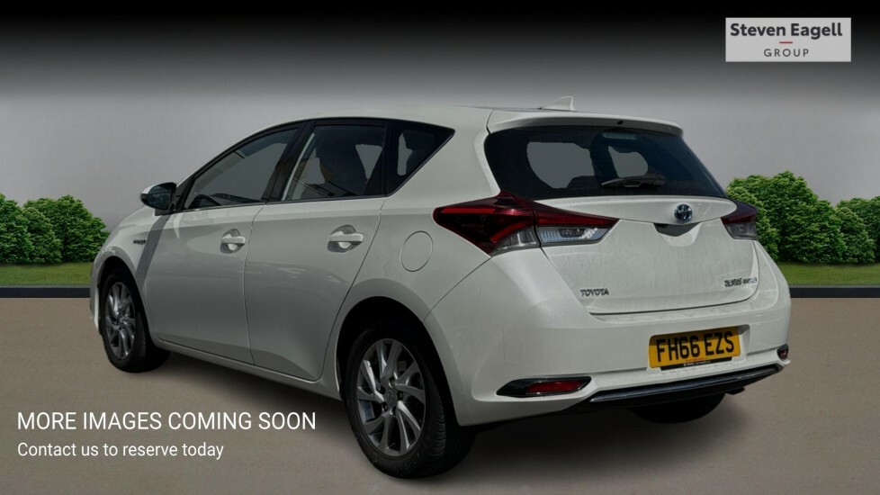 Toyota Auris 1.8 Vvt-h Business Edition Cvt Euro 6 Ss S White #2