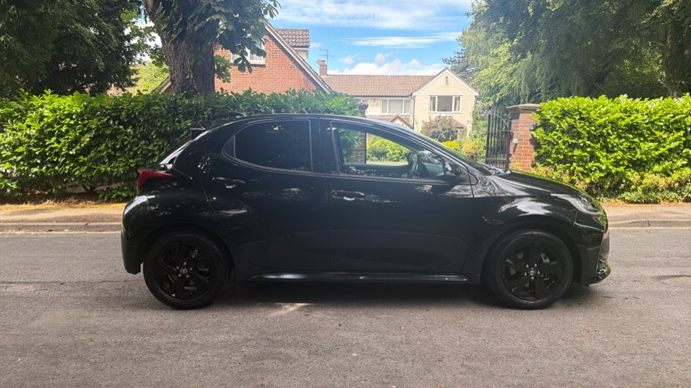Toyota Yaris 1.5 Hybrid Design Blue #23