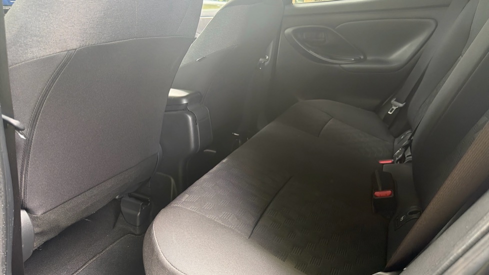 Toyota Yaris 1.5 Hybrid Design Blue #15