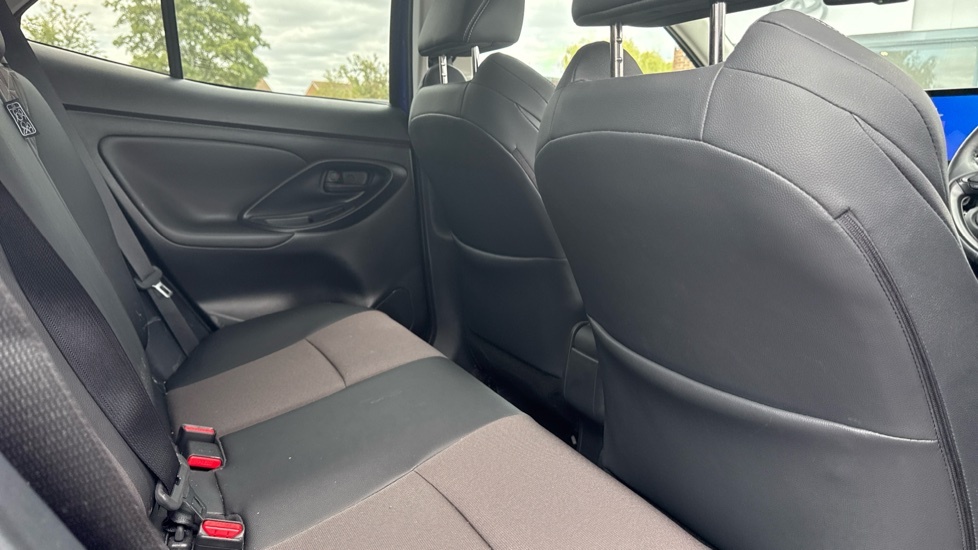 Toyota Yaris Cross 1.5 Hybrid Excel Cvt Grey #8