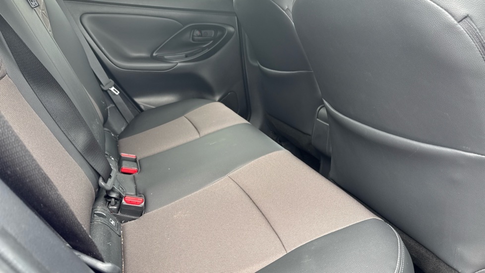 Toyota Yaris Cross 1.5 Hybrid Excel Cvt Grey #15