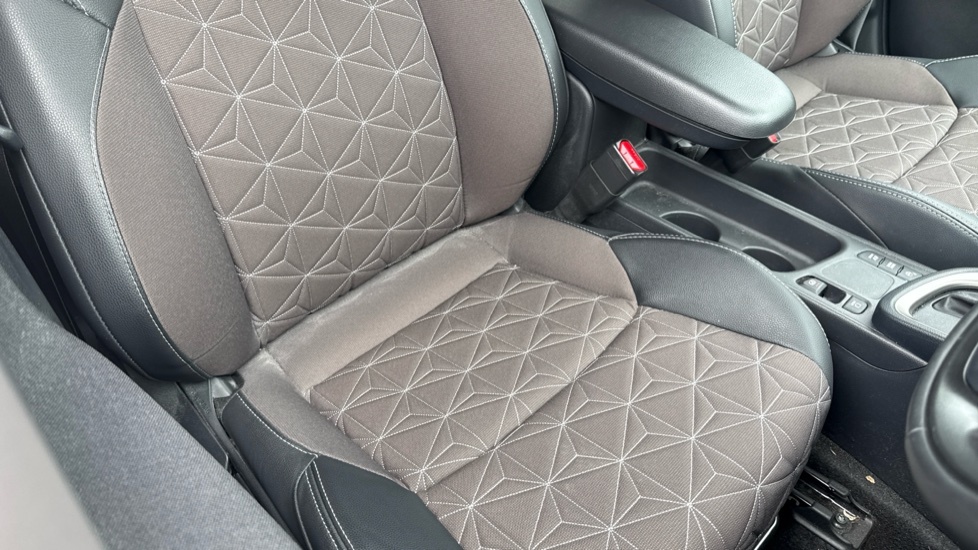 Toyota Yaris Cross 1.5 Hybrid Excel Cvt Grey #17