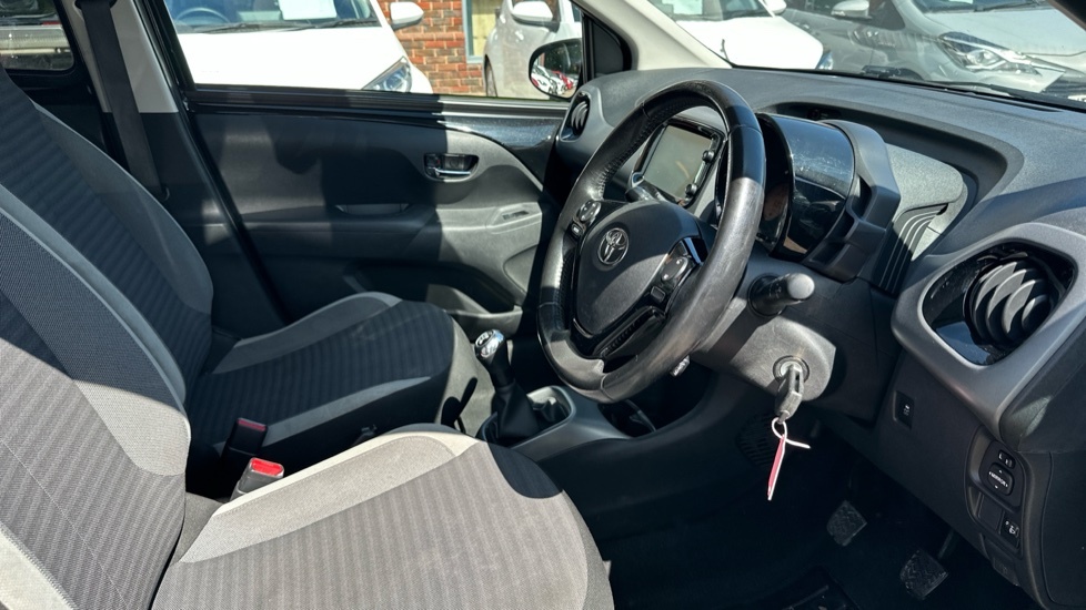 Toyota Aygo 1.0 Vvt-i X-plore 69 Bhp Black #12