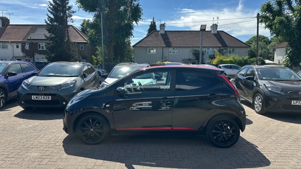 Toyota Aygo 1.0 Vvt-i X-plore 69 Bhp Black #22