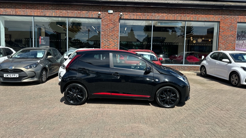 Toyota Aygo 1.0 Vvt-i X-plore 69 Bhp Black #21