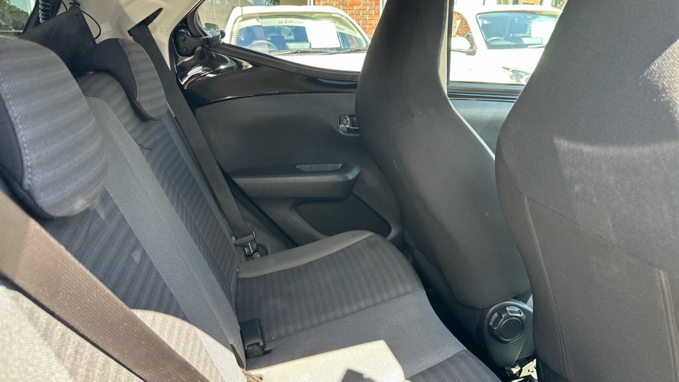 Toyota Aygo 1.0 Vvt-i X-plore 69 Bhp Black #8