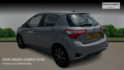 Toyota Yaris 1.5 Hybrid Design Cvt Silver #2