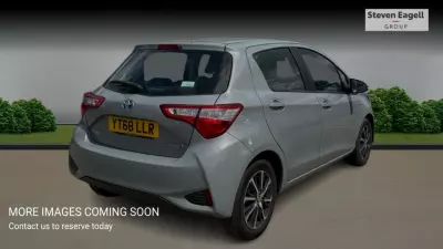 Toyota Yaris 1.5 Hybrid Design Cvt Silver #4
