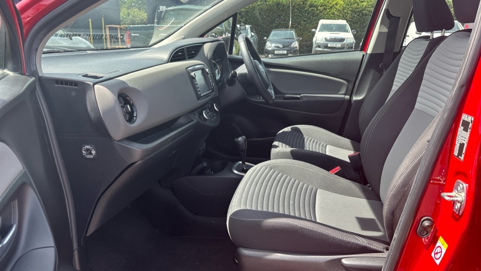 Toyota Yaris 1.5 Vvt-h Icon Tech E-cvt Euro 6 Ss Red #5