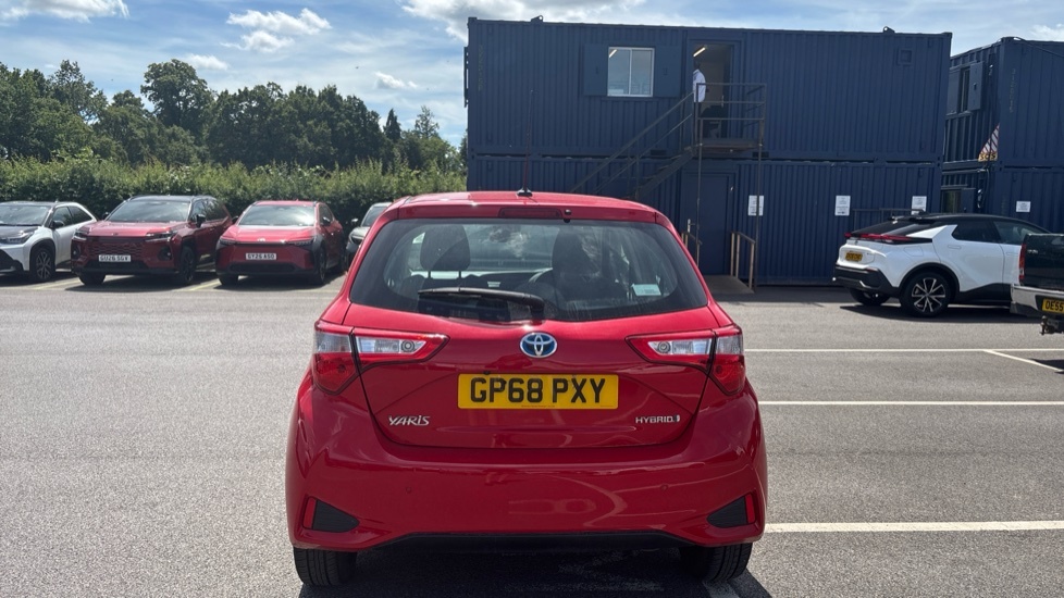 Toyota Yaris 1.5 Hybrid Design Cvt Black #26