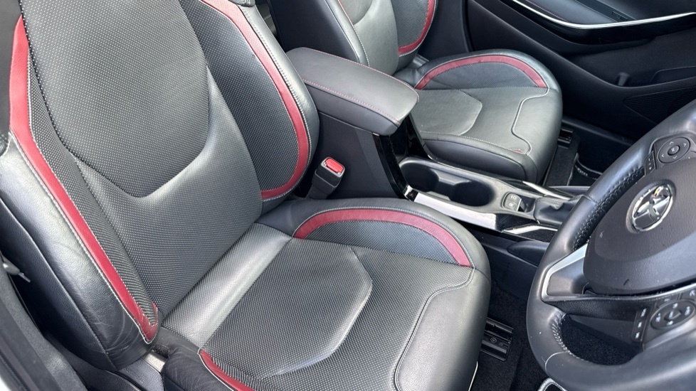 Toyota Corolla 1.8 Vvt-i Hybrid Icon Cvt Black #35