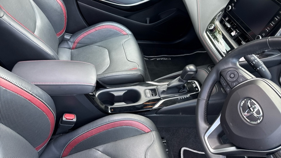 Toyota Corolla 1.8 Vvt-i Hybrid Icon Cvt Black #36