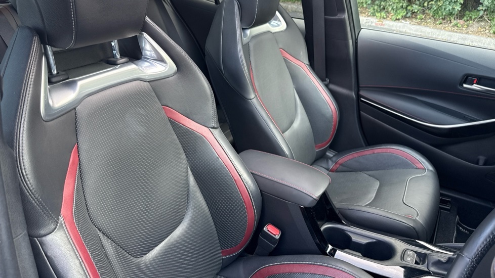 Toyota Corolla 1.8 Vvt-i Hybrid Icon Cvt Black #34