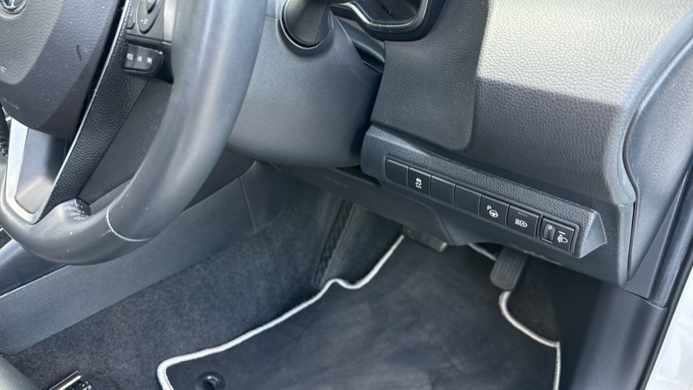 Toyota Corolla 1.8 Vvt-i Hybrid Icon Cvt Black #32