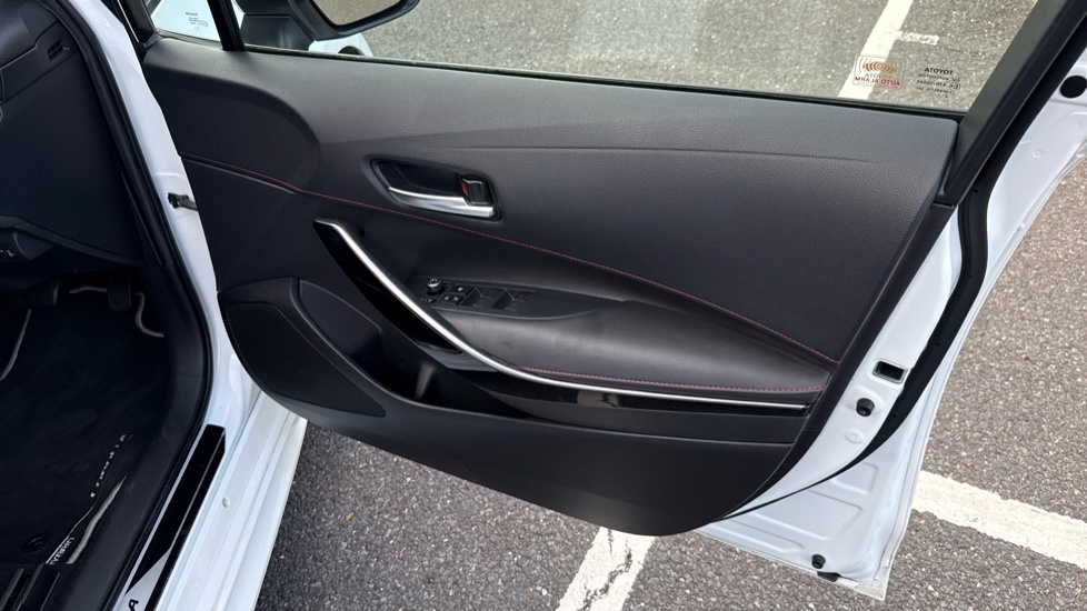 Toyota Corolla 1.8 Vvt-i Hybrid Icon Cvt Black #31