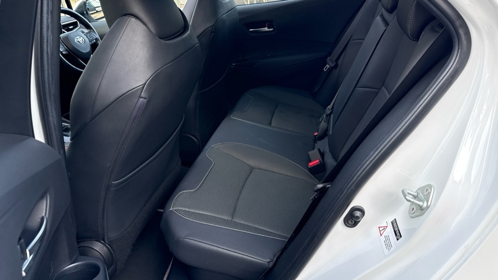 Toyota Corolla 1.8 Vvt-i Hybrid Icon Cvt Black #15
