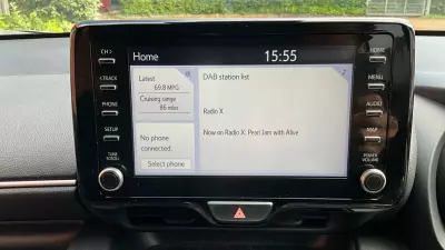 Toyota Yaris 1.5 Hybrid Design Cvt Grey #9