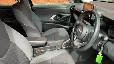 Toyota Yaris 1.5 Hybrid Design Cvt Grey #12