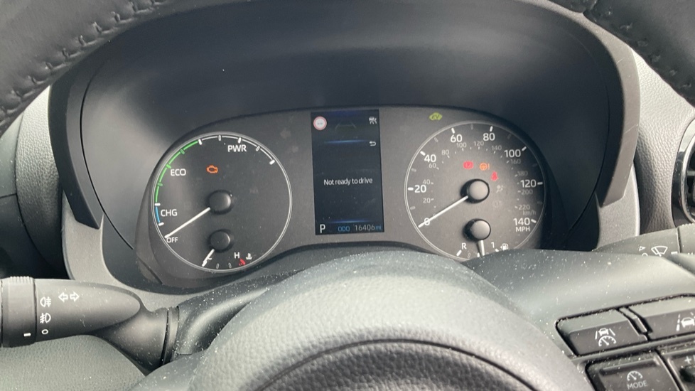 Toyota Yaris 1.5 Hybrid Design Cvt Silver #11