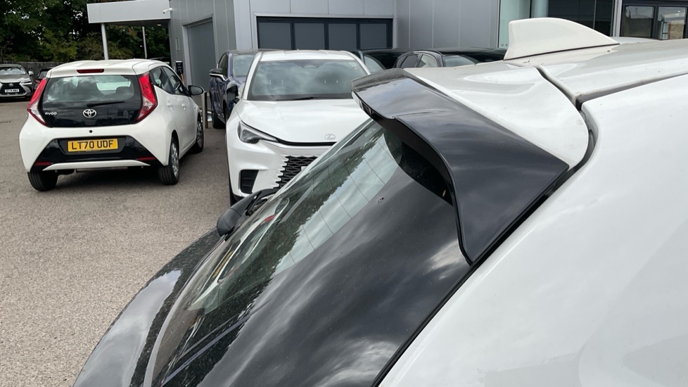 Toyota Yaris 1.5 Hybrid Design Cvt Silver #31
