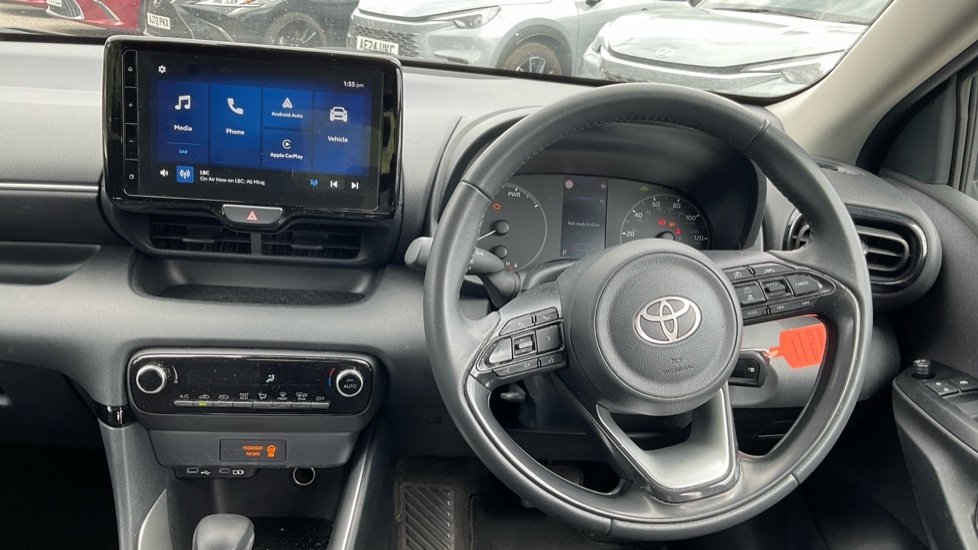 Toyota Yaris 1.5 Hybrid Design Cvt Silver #10