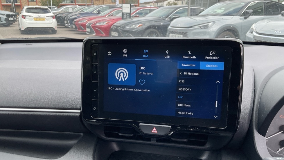 Toyota Yaris 1.5 Hybrid Design Cvt Silver #9