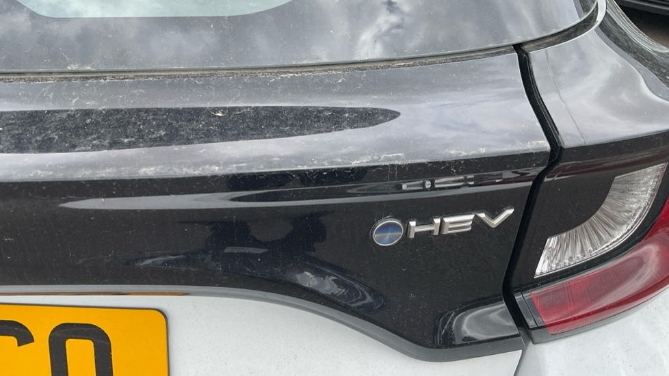 Toyota Yaris 1.5 Hybrid Design Cvt Silver #33