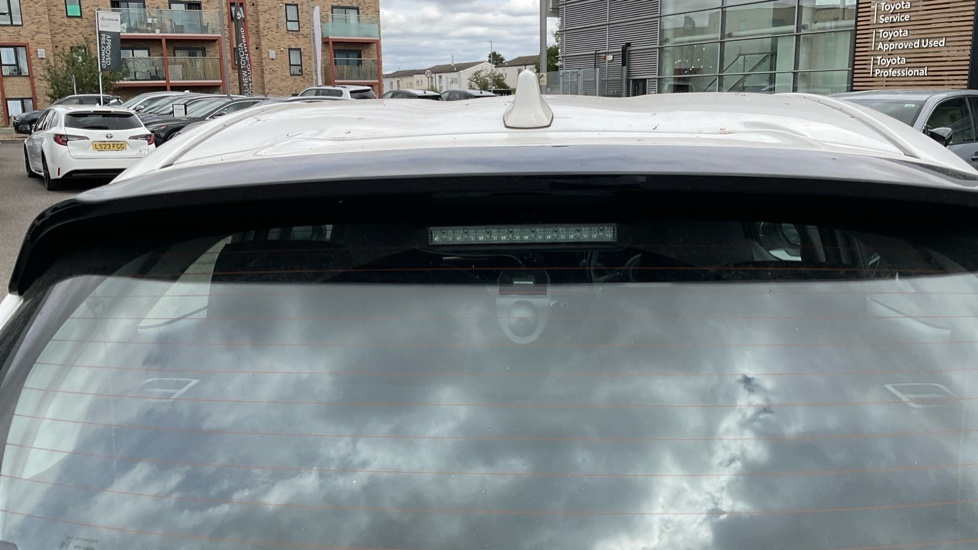 Toyota Yaris 1.5 Hybrid Design Cvt Silver #32