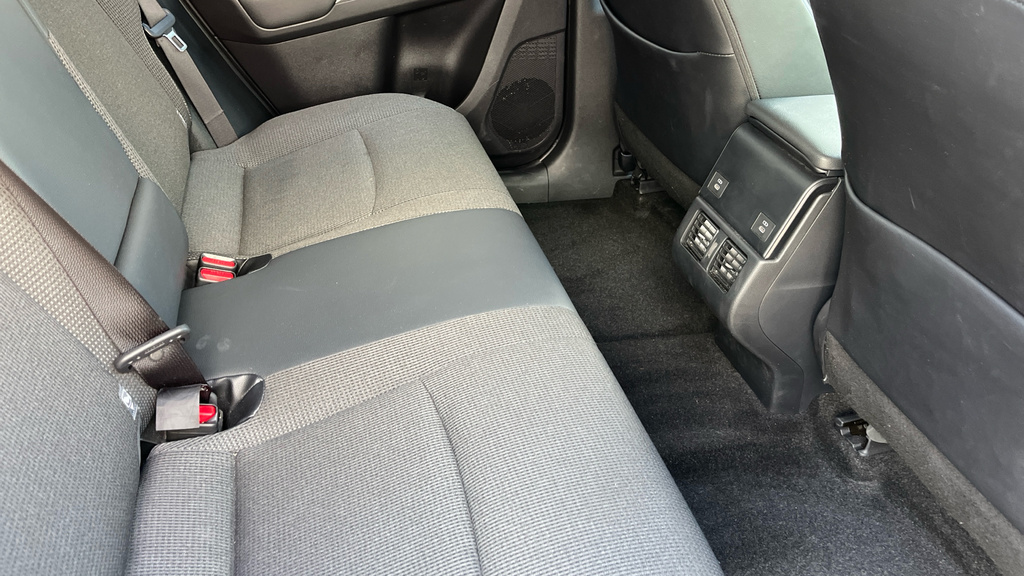 Toyota bZ4X 71.4Kwh Motion Suv 11Kw Obc 2 Silver #8