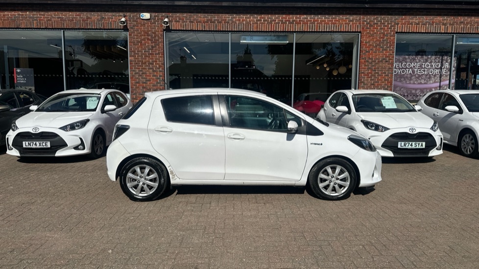 Toyota Yaris 1.5 Vvt-h Excel E-cvt Euro 6 15In Alloy Blue #23