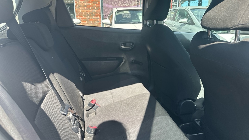 Toyota Yaris 1.5 Vvt-h Excel E-cvt Euro 6 15In Alloy Blue #8