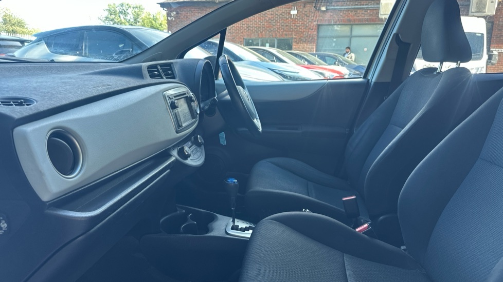 Toyota Yaris 1.5 Vvt-h Excel E-cvt Euro 6 15In Alloy Blue #5