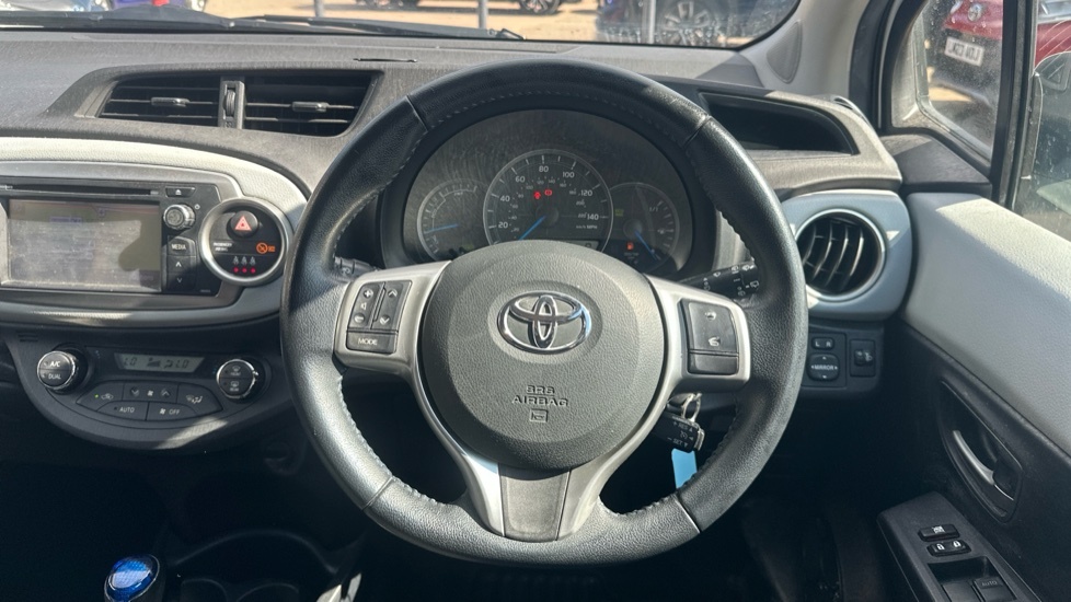 Toyota Yaris 1.5 Vvt-h Excel E-cvt Euro 6 15In Alloy Blue #7