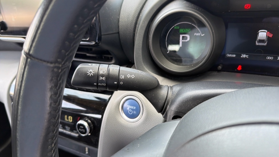 Toyota Yaris Cross 1.5 Hybrid Dynamic Cvt Silver #32