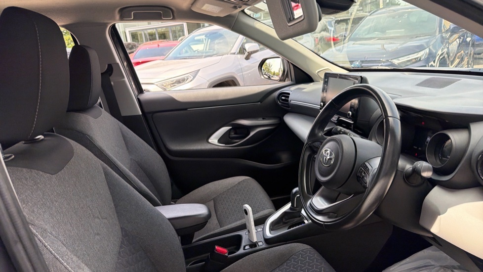 Toyota Yaris Cross 1.5 Hybrid Dynamic Cvt Silver #12