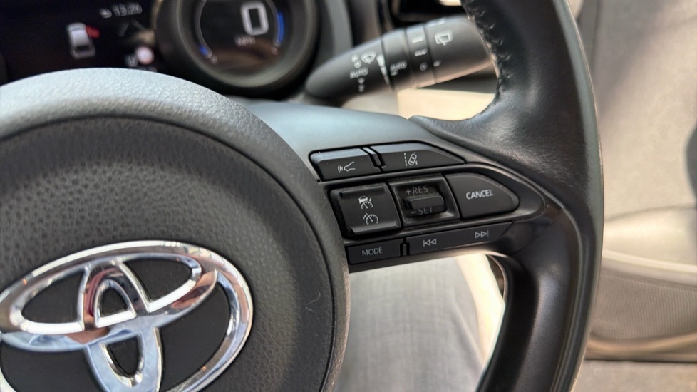 Toyota Yaris Cross 1.5 Hybrid Dynamic Cvt Silver #30