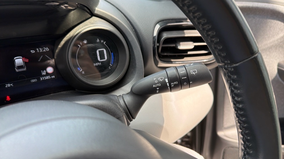 Toyota Yaris Cross 1.5 Hybrid Dynamic Cvt Silver #31