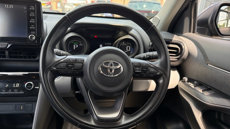 Toyota Yaris Cross 1.5 Hybrid Dynamic Cvt Silver #10