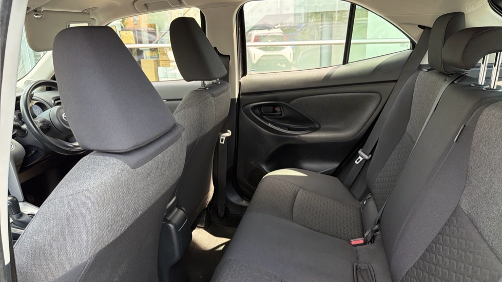 Toyota Yaris Cross 1.5 Hybrid Dynamic Cvt Silver #15