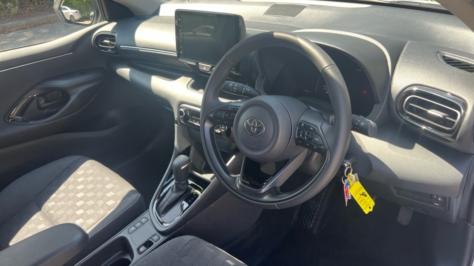 Toyota Yaris 1.5 Vvt-h Design E-cvt Euro 6 S...  #12