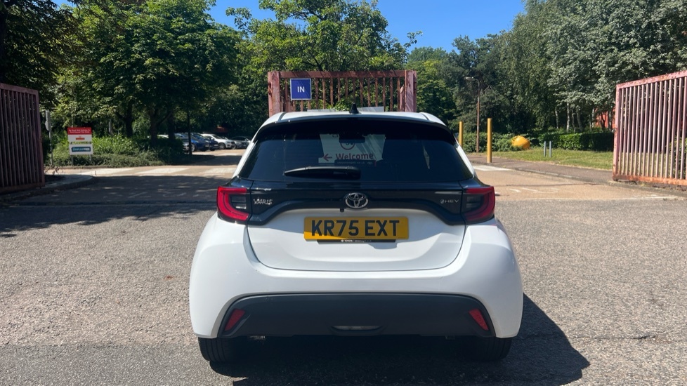 Toyota Yaris 1.5 Vvt-h Design E-cvt Euro 6 S...  #26